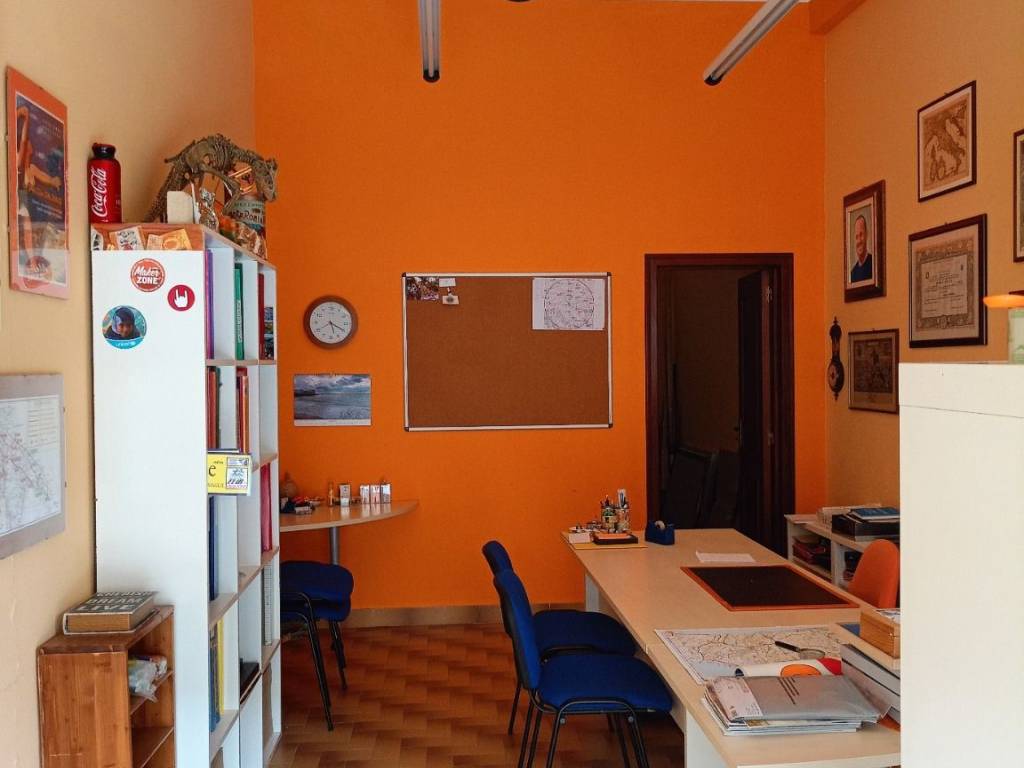negozio in vendita a Maglie