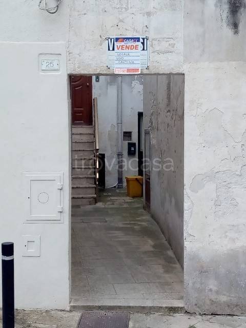 locale commerciale in vendita a Maglie