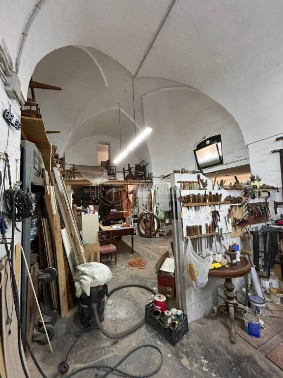 negozio in vendita a Maglie