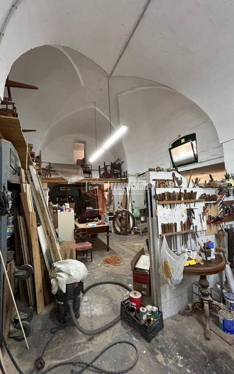 negozio in vendita a Maglie