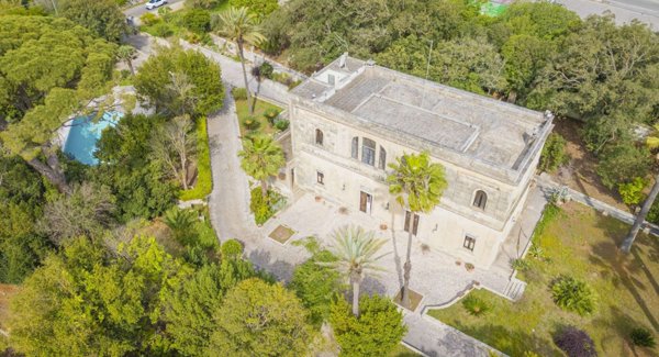 casa indipendente in vendita a Maglie