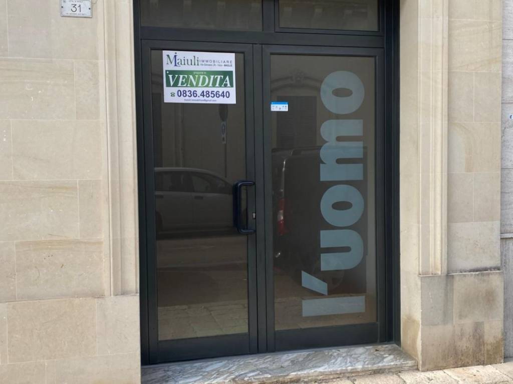 negozio in vendita a Maglie