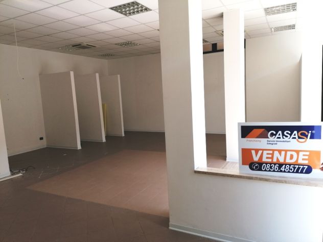 negozio in vendita a Maglie