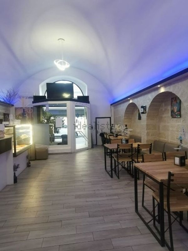 locale commerciale in vendita a Maglie