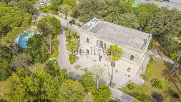 casa indipendente in vendita a Maglie