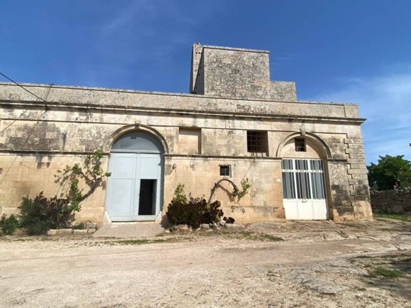 casa indipendente in vendita a Maglie