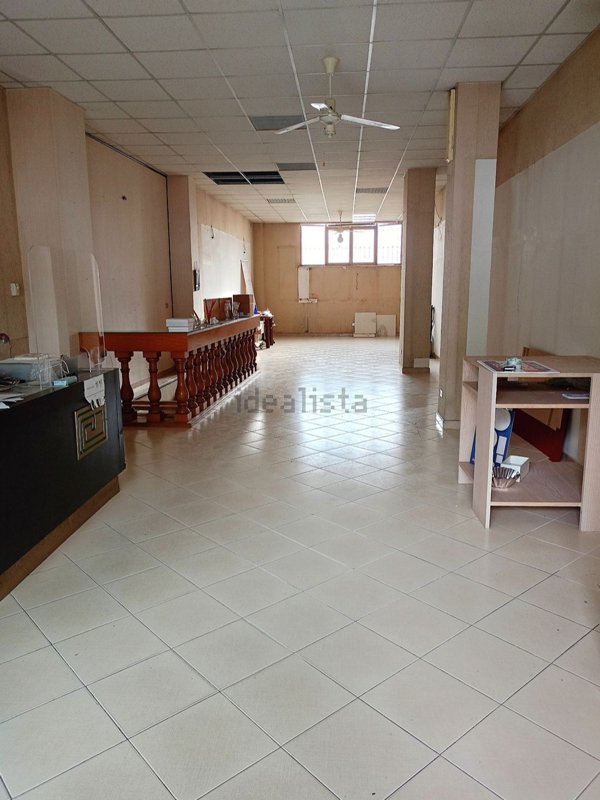 locale commerciale in vendita a Maglie