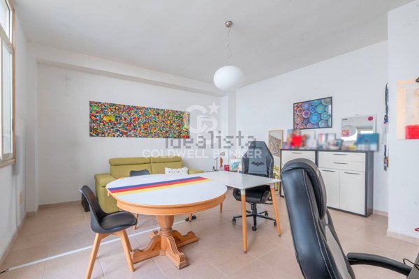 locale commerciale in vendita a Maglie