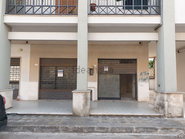 locale commerciale in vendita a Maglie