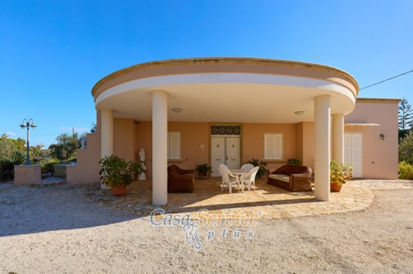 casa indipendente in vendita a Maglie