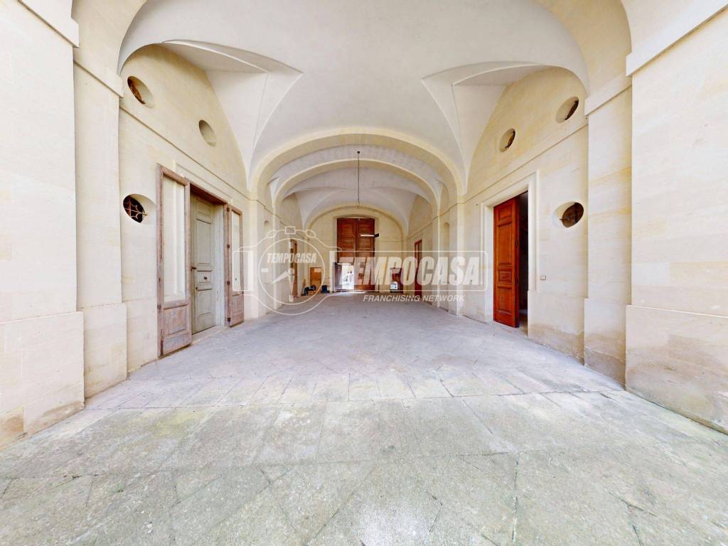 intera palazzina in vendita a Maglie