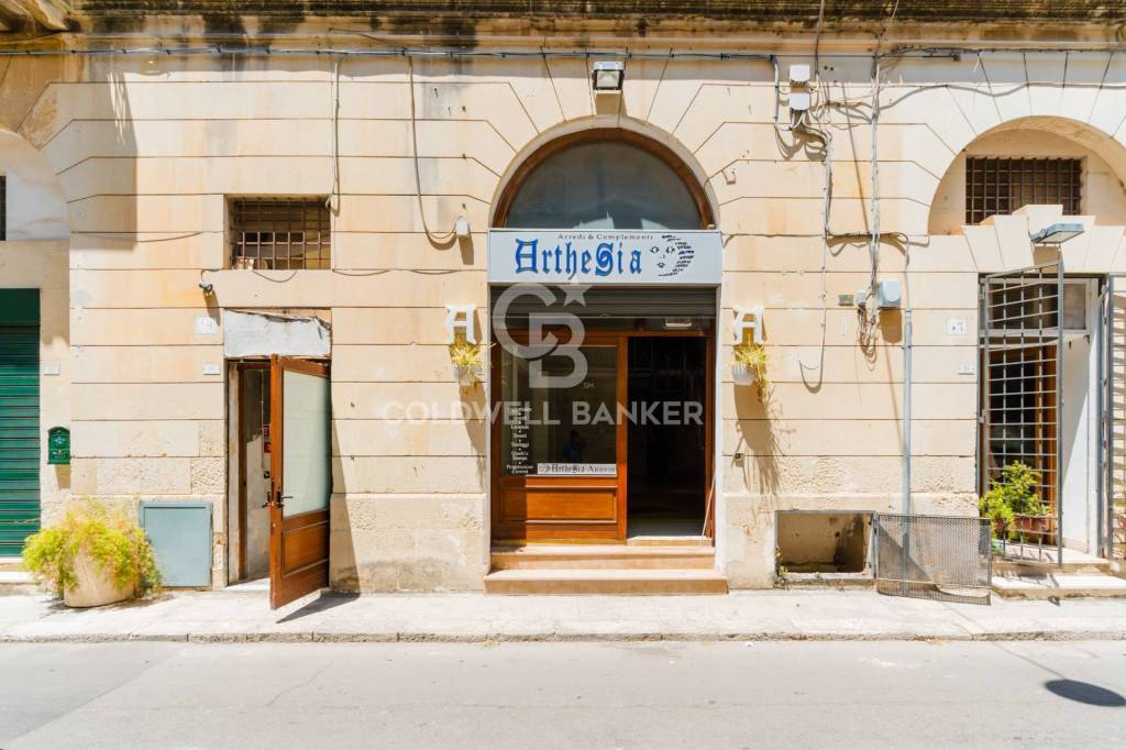 negozio in vendita a Maglie