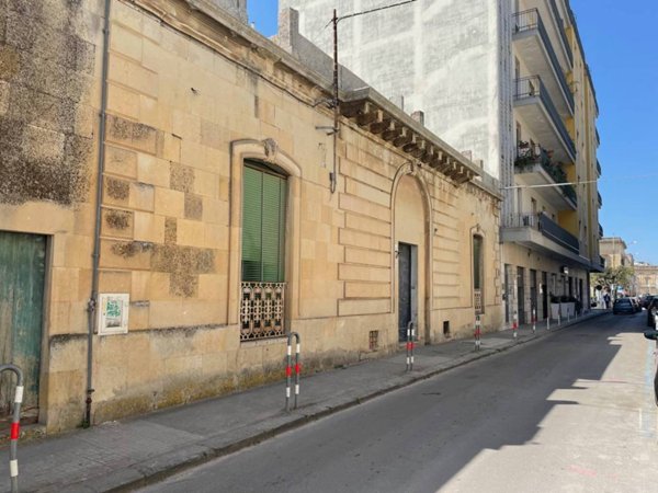 casa indipendente in vendita a Maglie