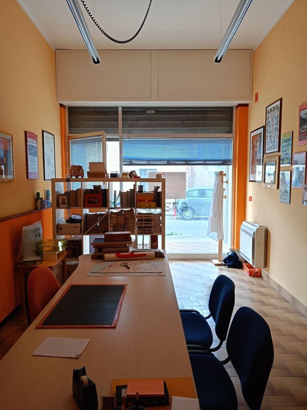 locale commerciale in vendita a Maglie