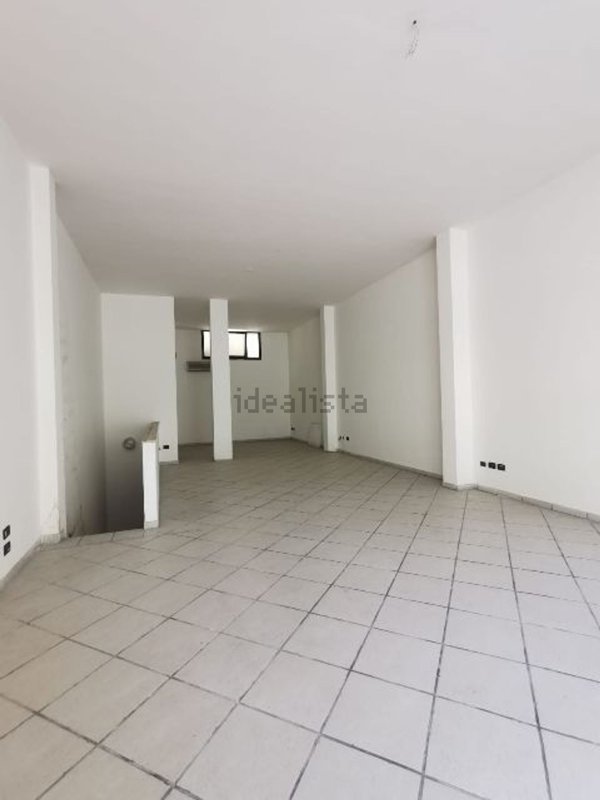 locale commerciale in vendita a Maglie