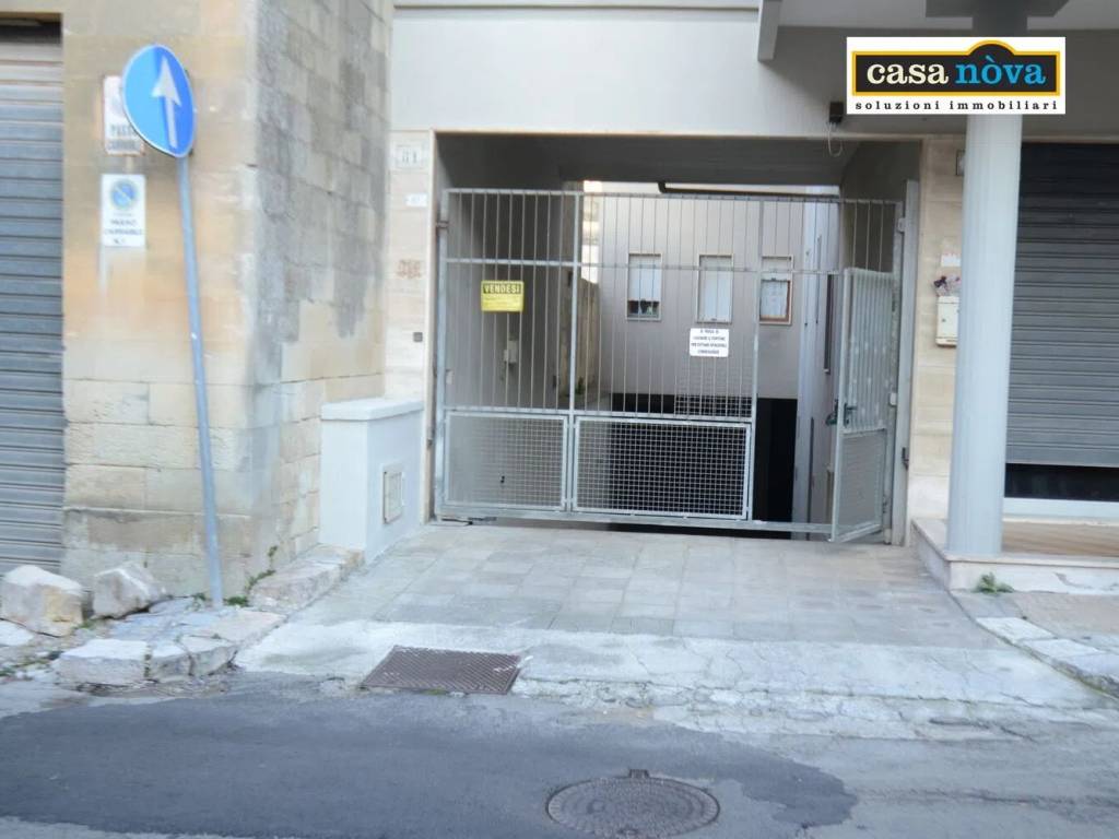 negozio in vendita a Maglie