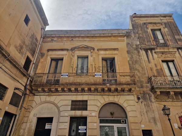 casa indipendente in vendita a Maglie