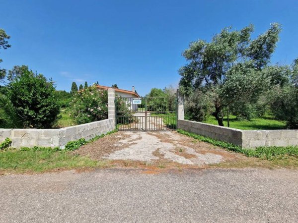 casa indipendente in vendita a Maglie