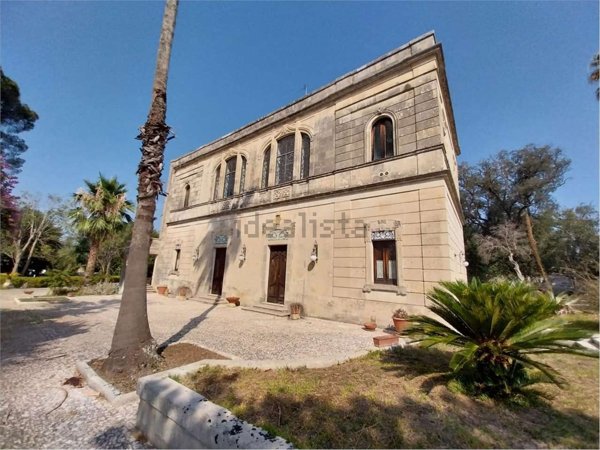 casa indipendente in vendita a Maglie