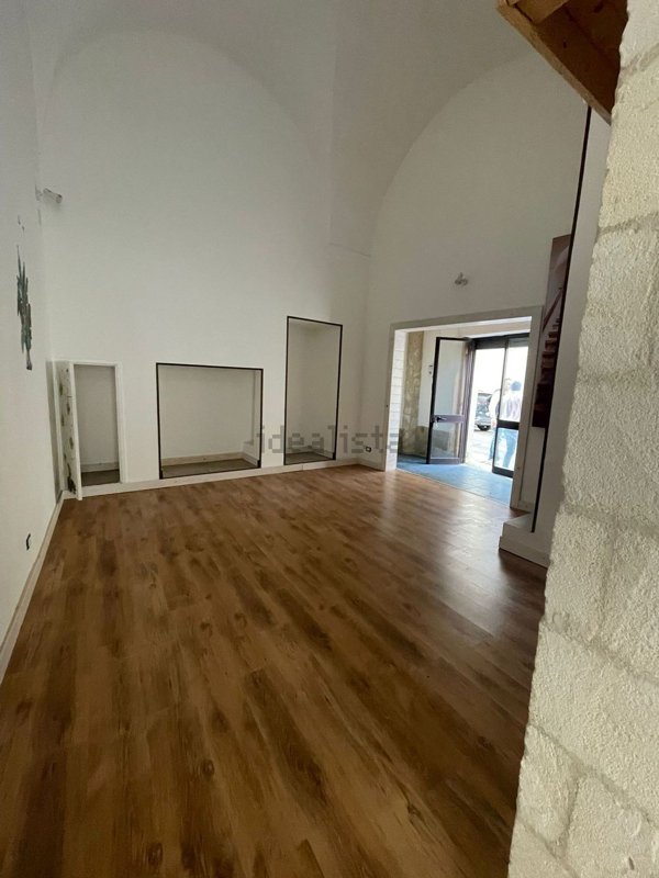 locale commerciale in vendita a Maglie