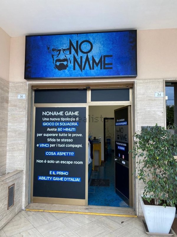 locale commerciale in vendita a Maglie