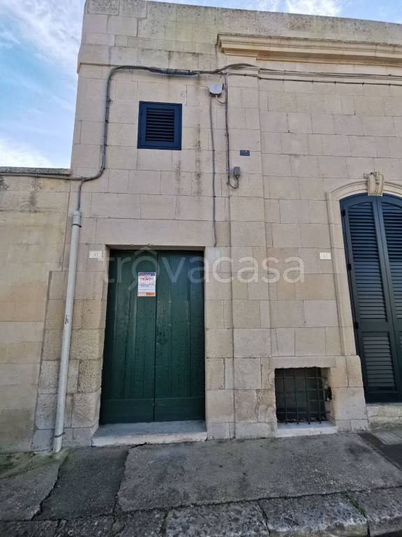 locale commerciale in vendita a Maglie