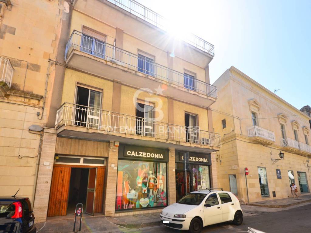 locale commerciale in vendita a Maglie