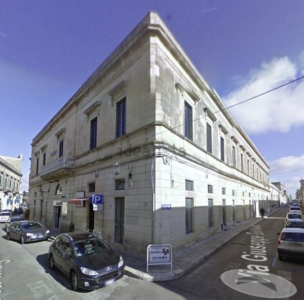 locale commerciale in vendita a Maglie