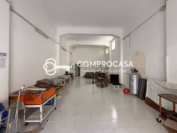 locale commerciale in vendita a Maglie