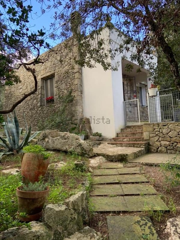 casa indipendente in vendita a Maglie