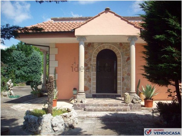 casa indipendente in vendita a Maglie