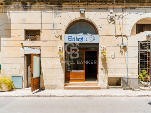 negozio in vendita a Maglie