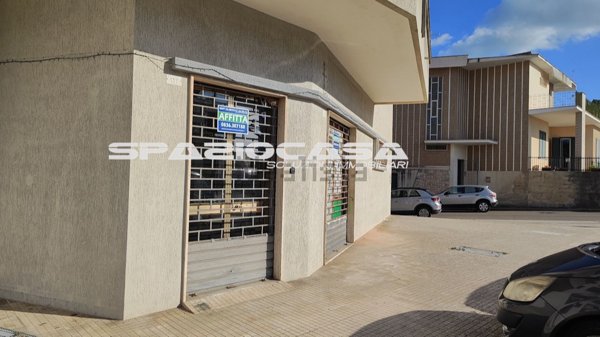 locale commerciale in vendita a Maglie