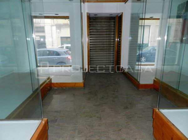 locale commerciale in vendita a Maglie