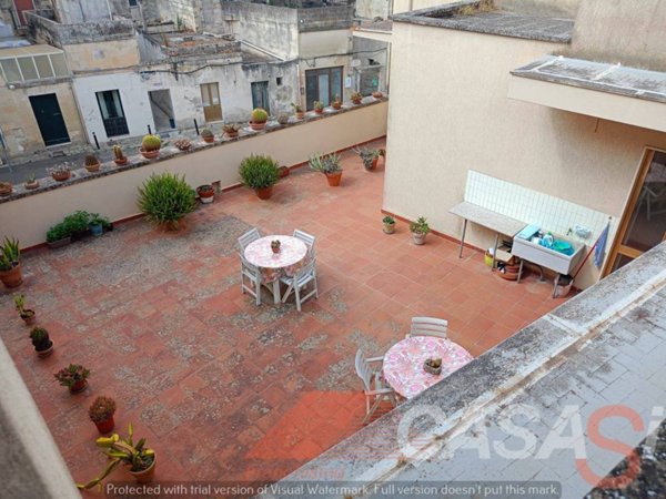intera palazzina in vendita a Maglie
