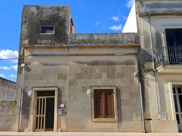 casa indipendente in vendita a Maglie