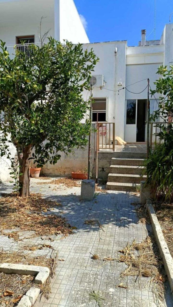 casa indipendente in vendita a Maglie