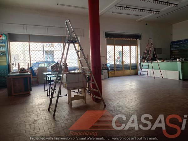locale commerciale in vendita a Maglie