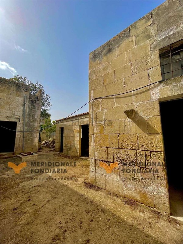 casa indipendente in vendita a Martano