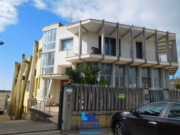 intera palazzina in vendita a Martano