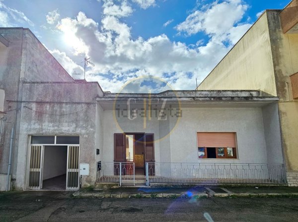 casa indipendente in vendita a Martano