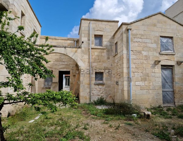 casa indipendente in vendita a Martano