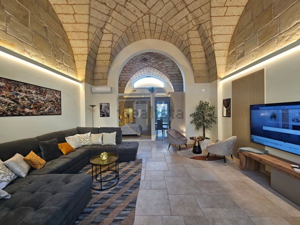 casa indipendente in vendita a Martano