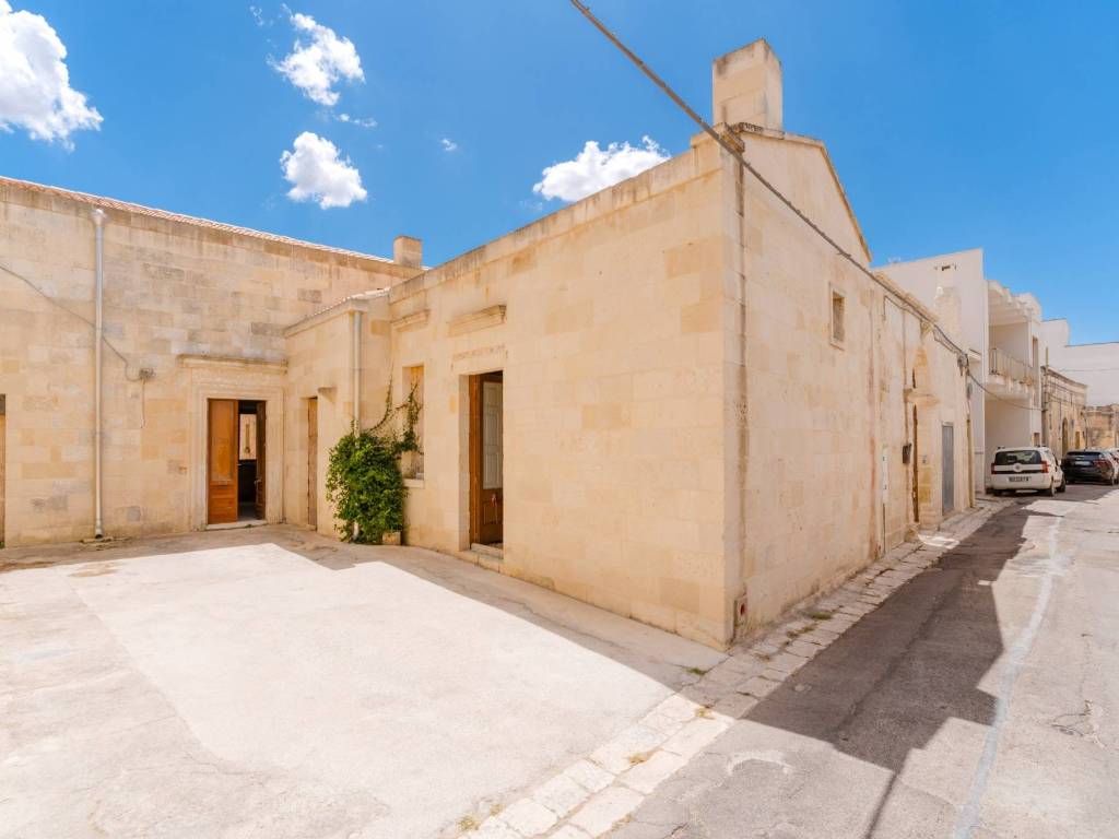 casa indipendente in vendita a Martano