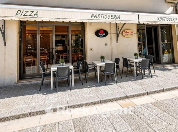 negozio in vendita a Martano