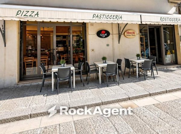 negozio in vendita a Martano