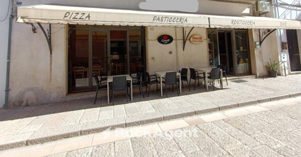 negozio in vendita a Martano