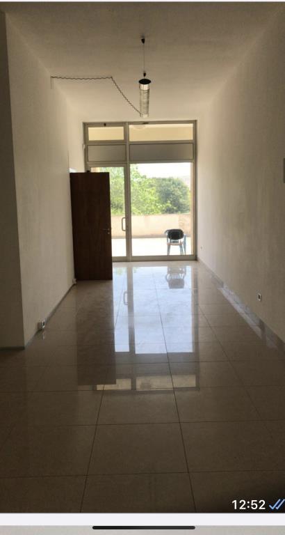 locale commerciale in vendita a Martano