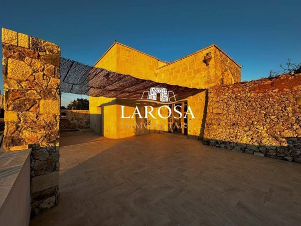 casa indipendente in vendita a Martano