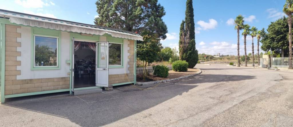 negozio in vendita a Martano